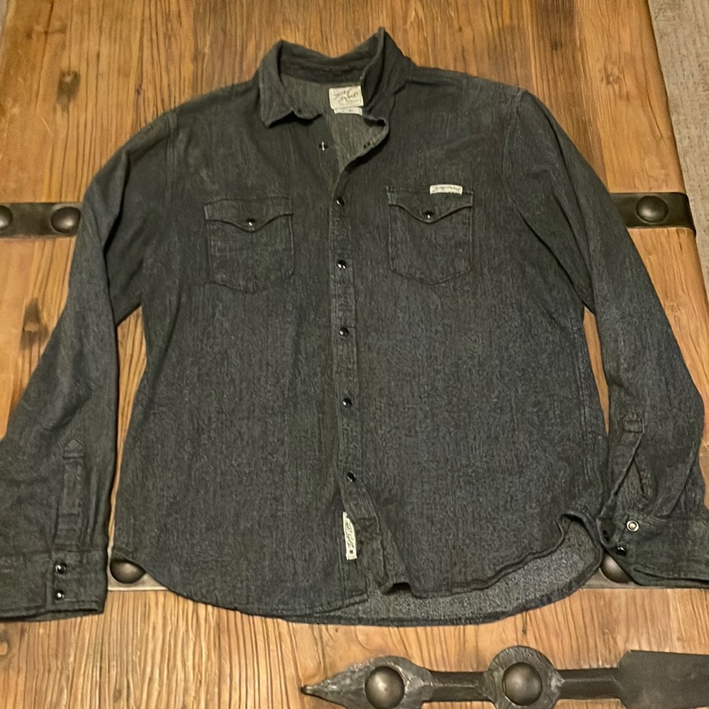 Lucky ✈️Brand casual button up in size Large